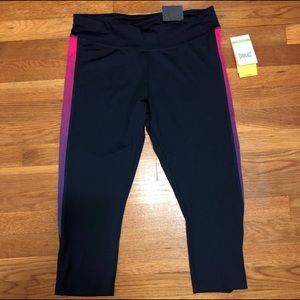 *SOLD* Everlast Capri Leggings